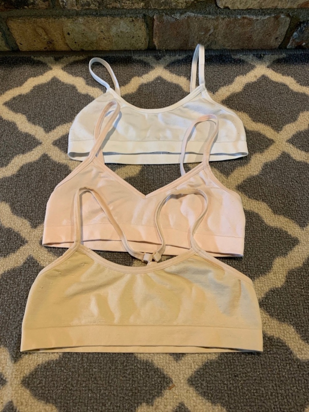 Maidenform Girls' Seamless Beginner Bras Training Bra Bralette size small